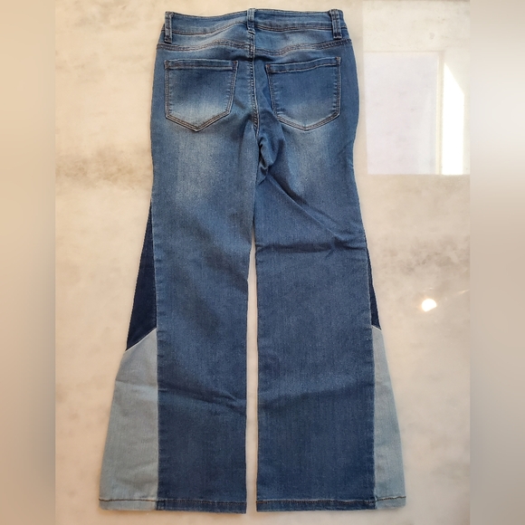 TRUCE patch flare  jeans - Picture 9 of 11